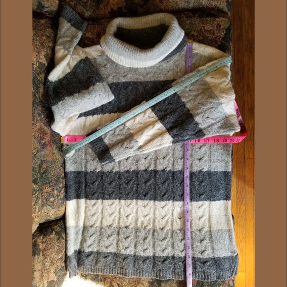 Vintage 90s, soft, designer sweater, cable knit, silk+angora, Franco Valeri - Picture 4 of 7